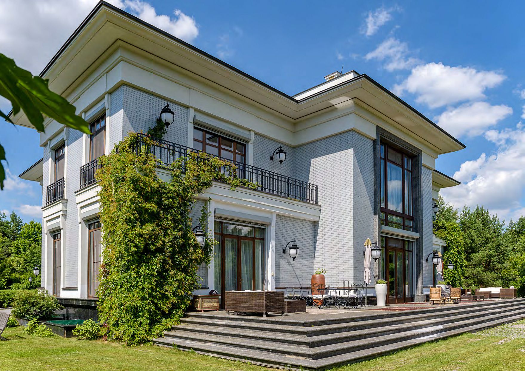 Купить  коттедж