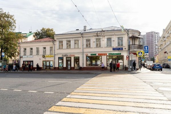 Снять  помещение свободного назначения