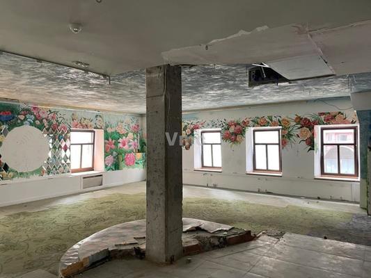 Снять  помещение свободного назначения