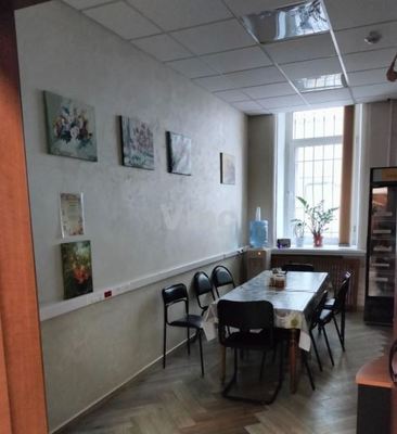 Снять  помещение свободного назначения