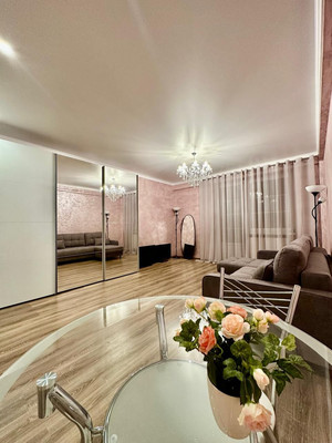 Купить --комнатную квартиру