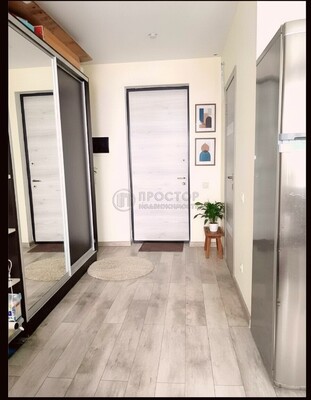 Купить --комнатную квартиру