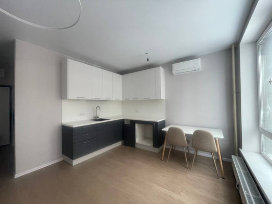 Купить --комнатную квартиру