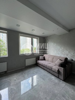 Купить --комнатную квартиру