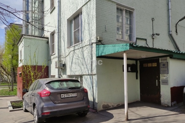 Снять  помещение свободного назначения