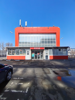 Снять  помещение свободного назначения