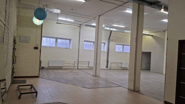 Снять  помещение свободного назначения