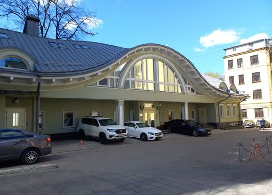 Снять  помещение свободного назначения