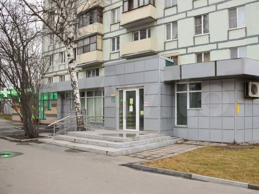 Снять  помещение свободного назначения